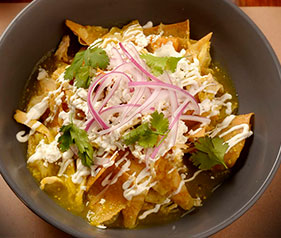 Chilaquiles y Enchiladas